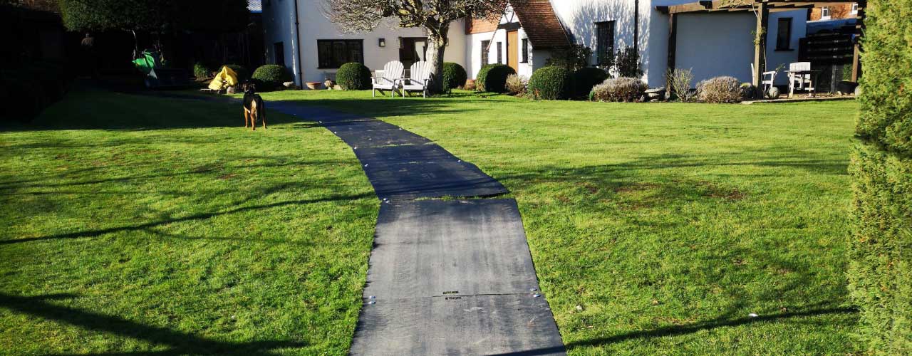 Kunststoffplatten für den Garten kaufen