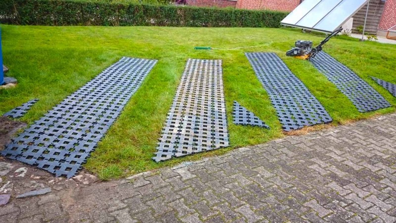 Kunststoff Rasengittersteine ohne Unterbau direkt auf Rasen verlegen